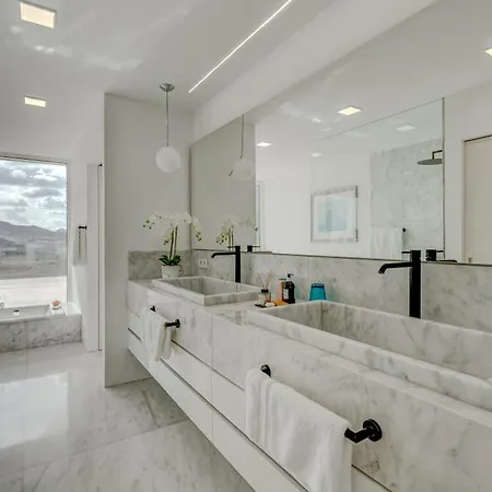וילה Casa Maria Sea View Perfect Location אדחה